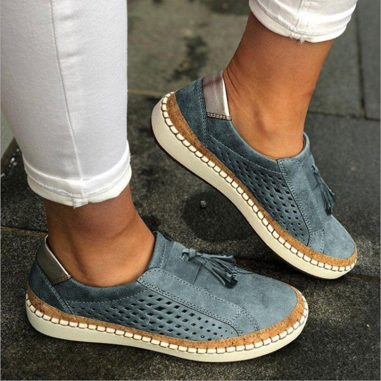 CD | Adidași slip-on cu detaliu ciucure