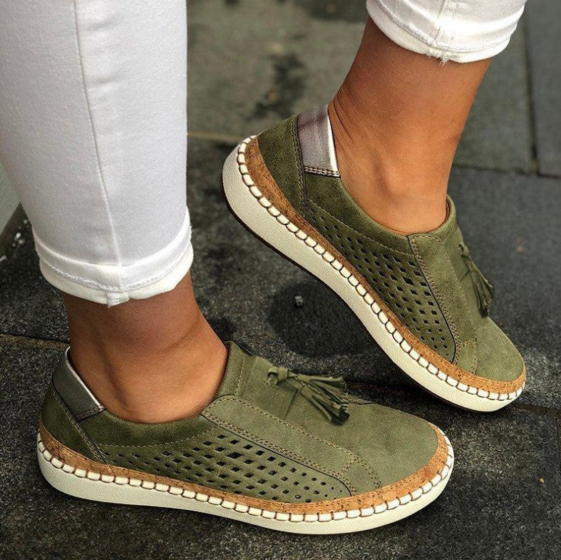 CD | Adidași slip-on cu detaliu ciucure