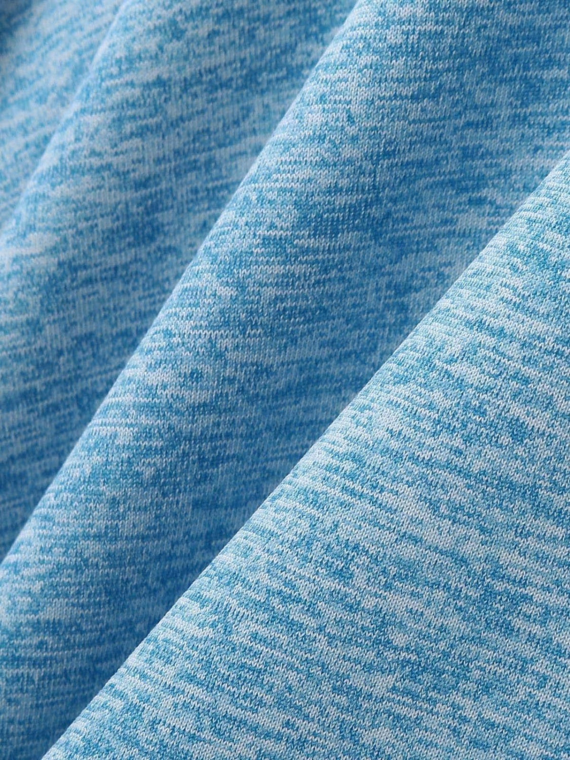 CD | Tricou clasic și elegant