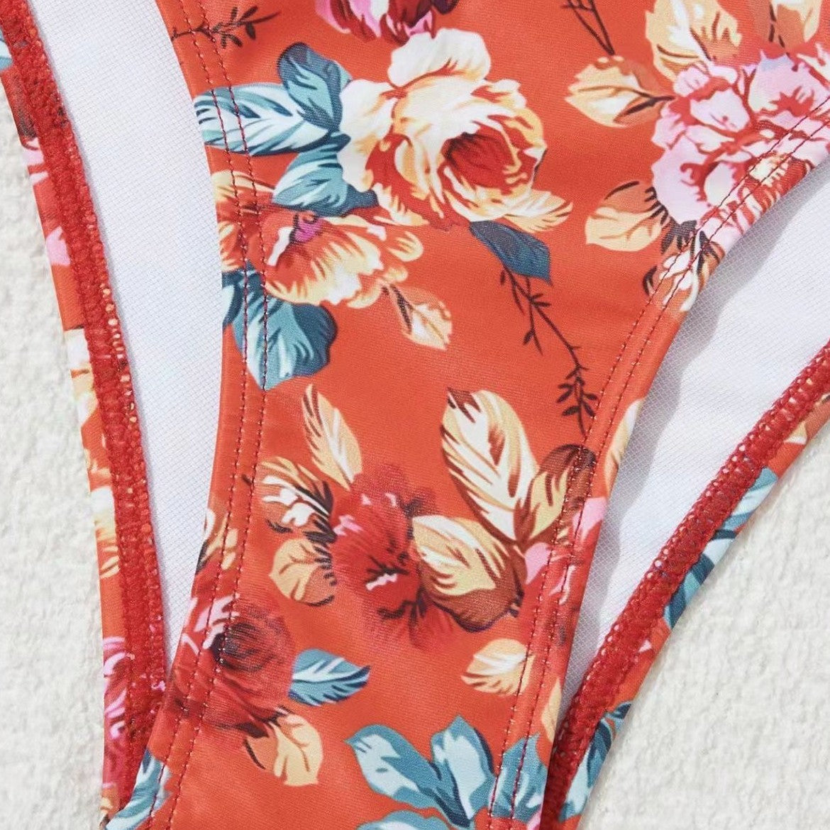 Fluid și fabulos Costum de baie deux pièces