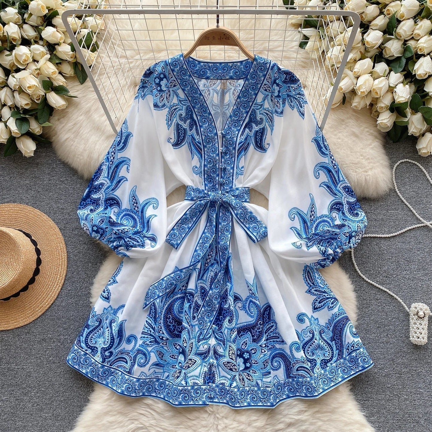 CD | Rochie mini elegantă cu imprimeu vintage, mâneci bufante în linie A și decolteu în V