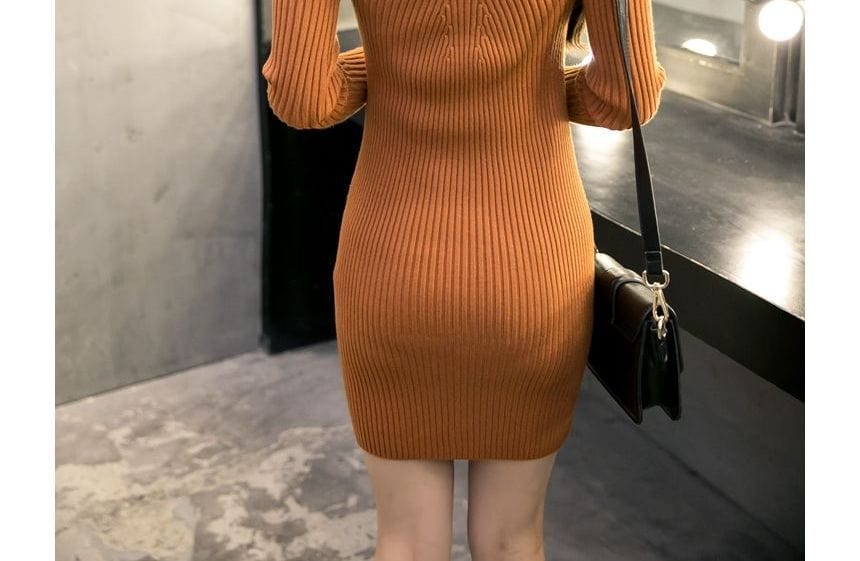 CD | Rochie mini tricotată cu gât rotund