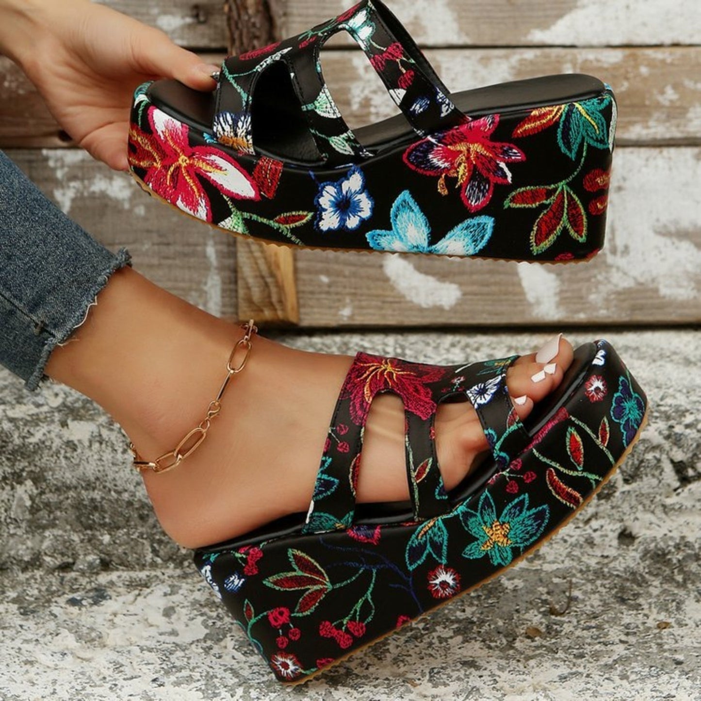 CD | Sandale cu decupaj floral peep toe