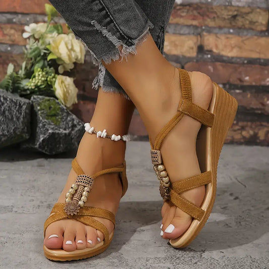 CD | Sandale cu toc wedge în stil boho