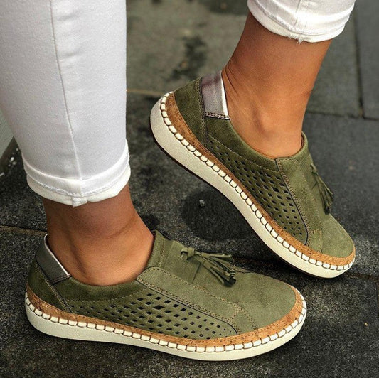 CD | Adidași slip-on cu detaliu ciucure