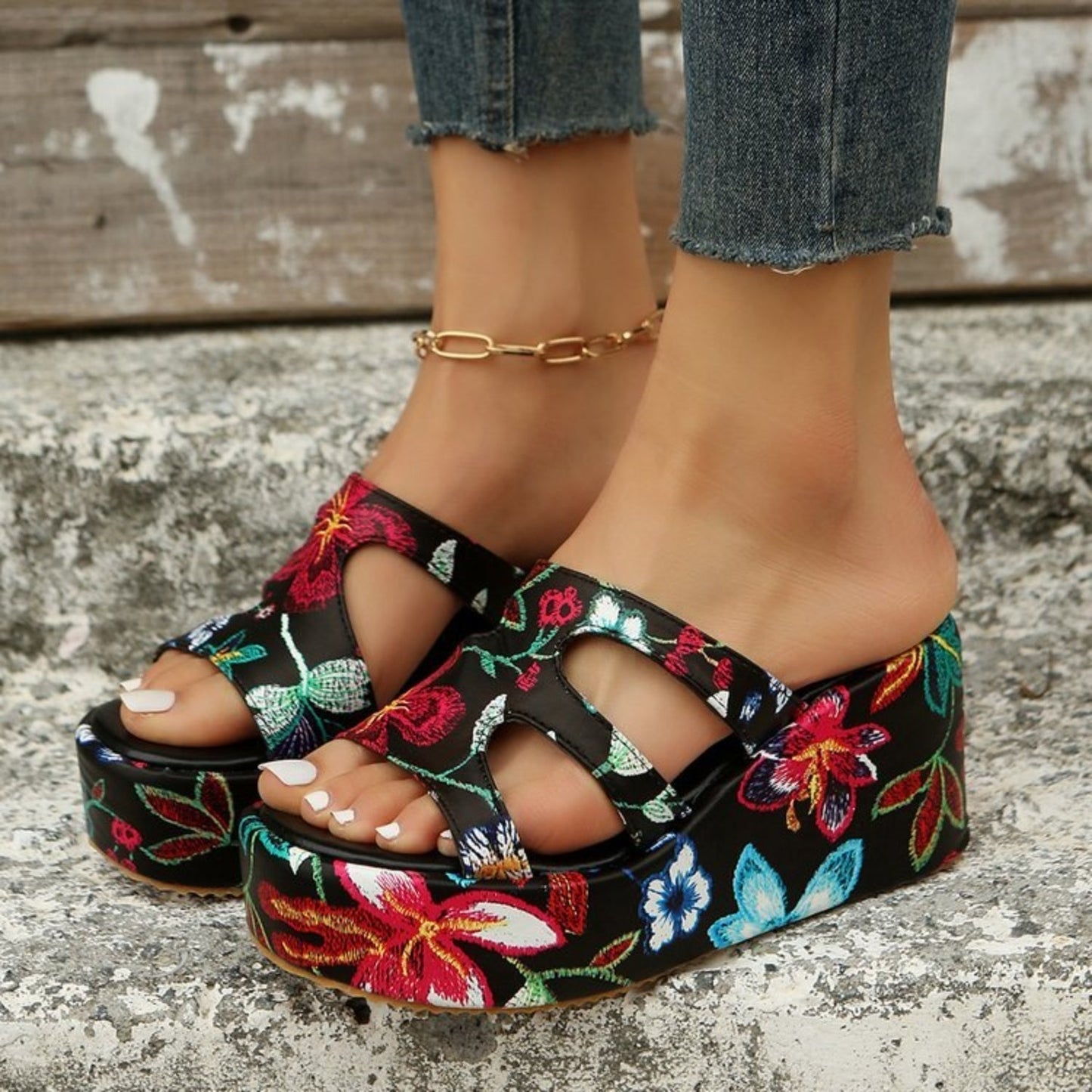 CD | Sandale cu decupaj floral peep toe