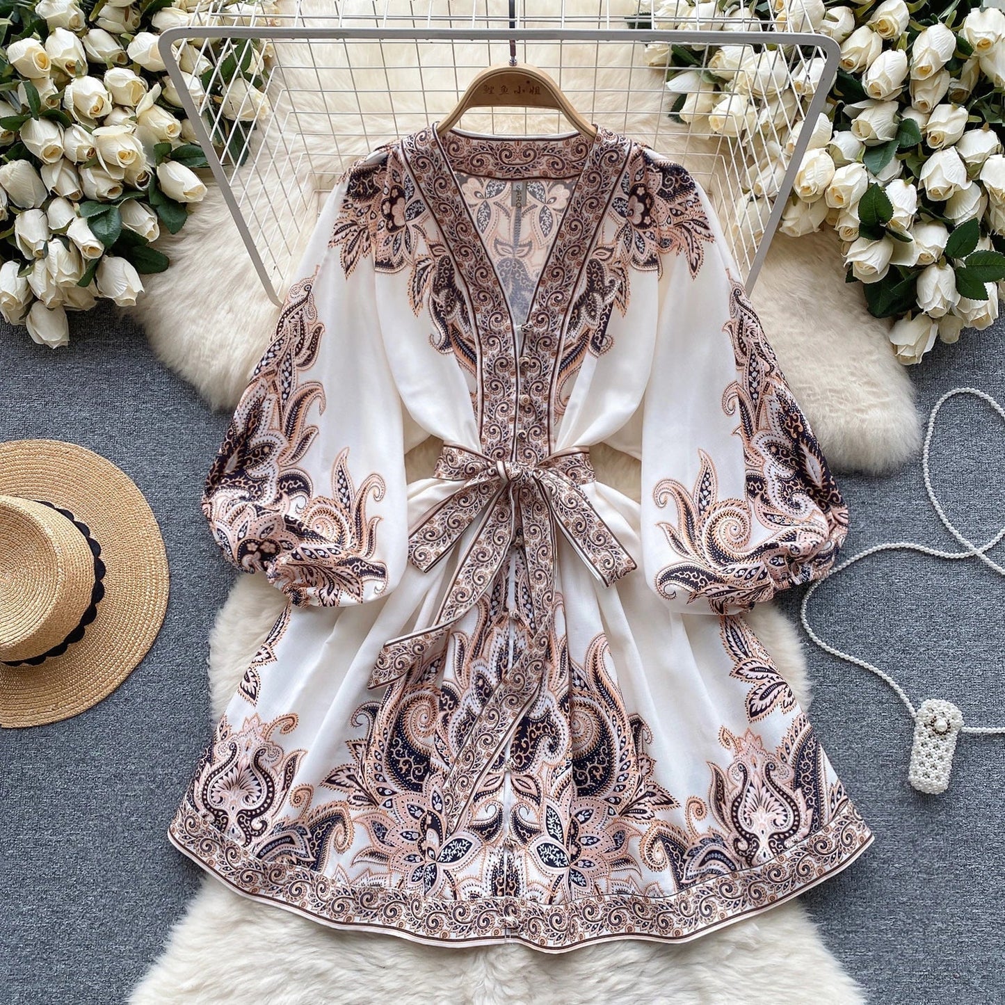 CD | Rochie mini elegantă cu imprimeu vintage, mâneci bufante în linie A și decolteu în V