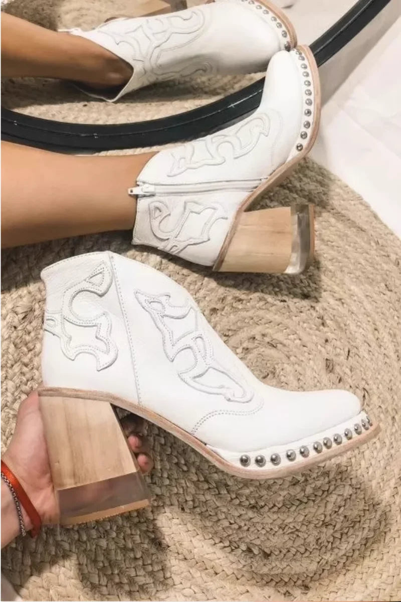 CD | Cizme de susținere și trendy