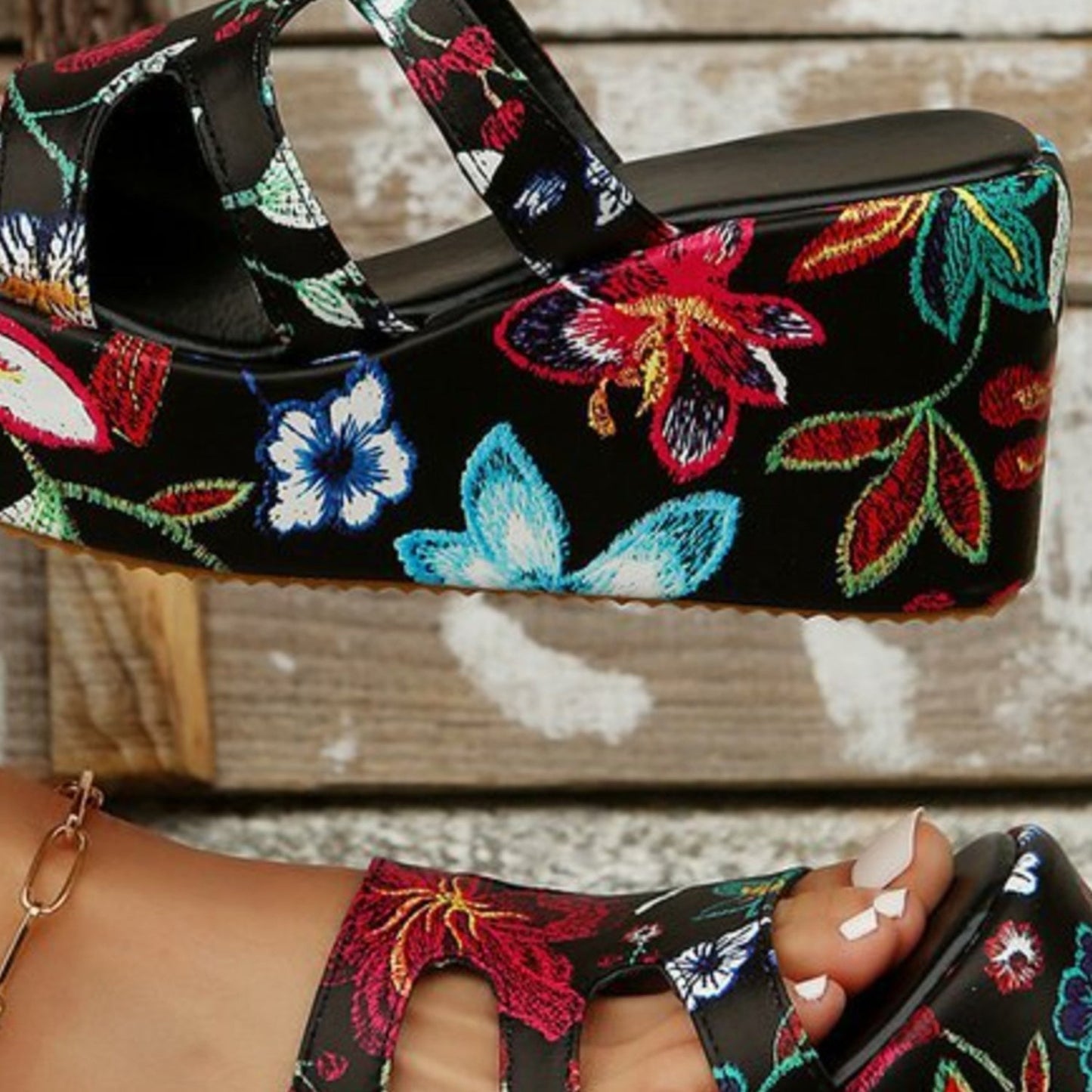 CD | Sandale cu decupaj floral peep toe