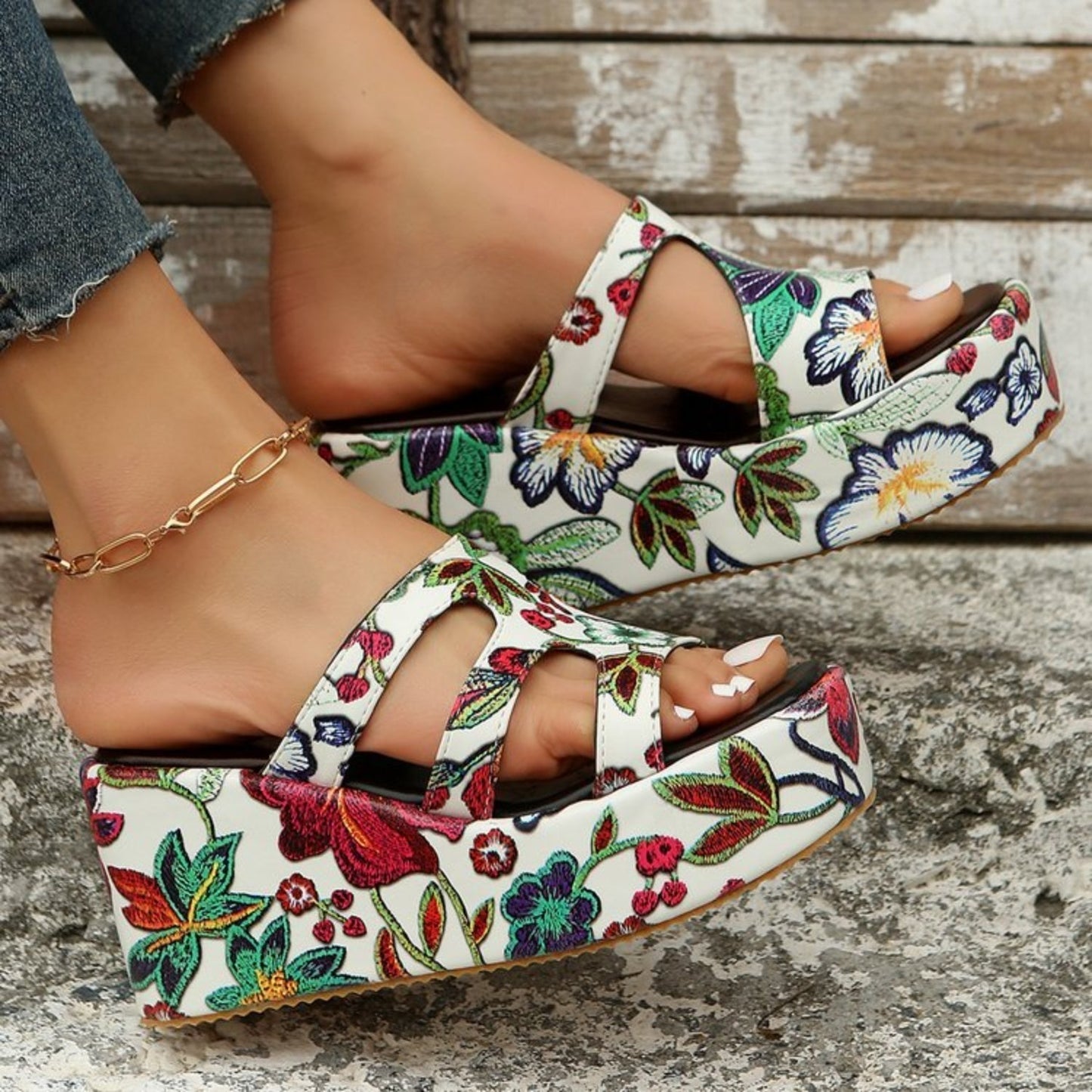 CD | Sandale cu decupaj floral peep toe